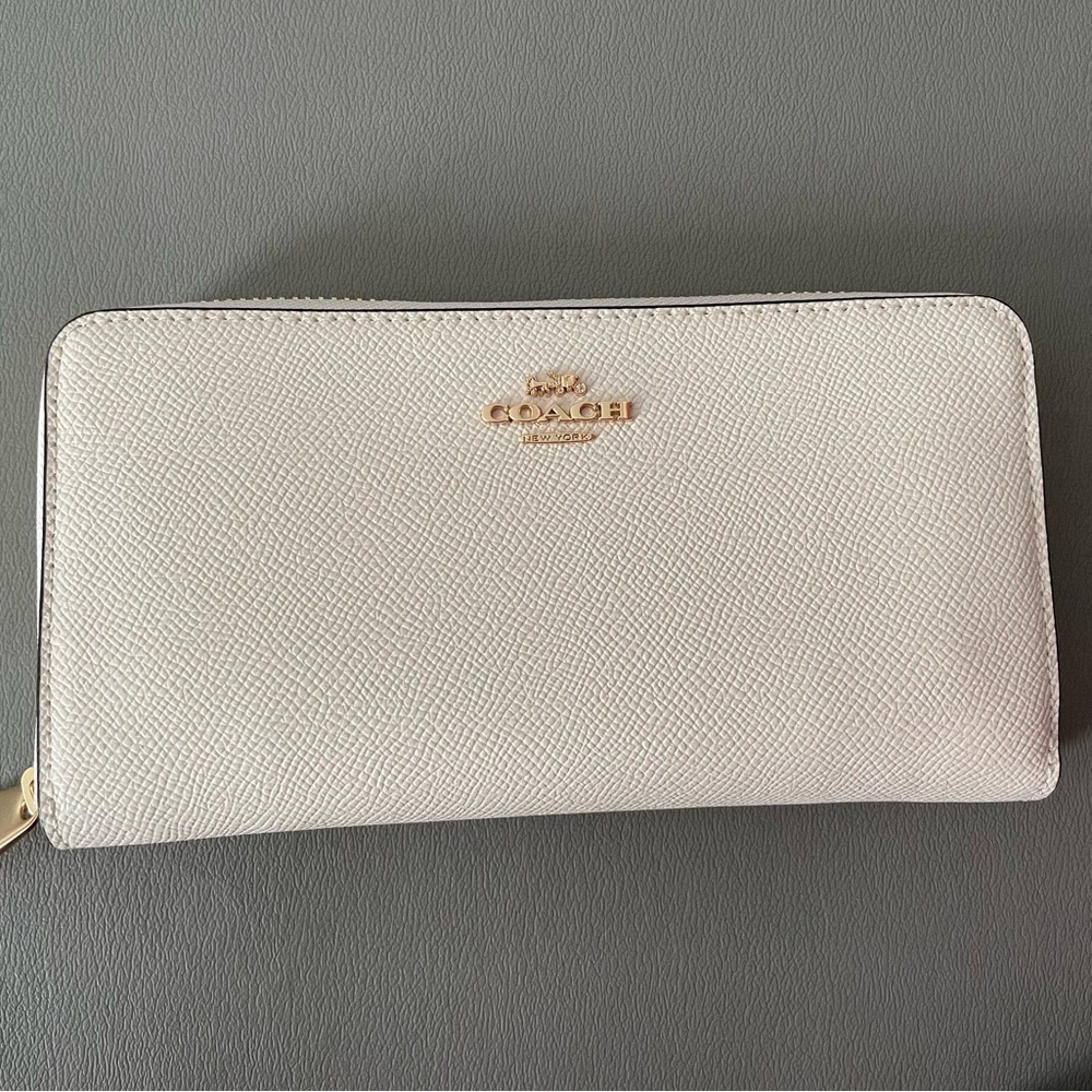 NWT Coach Large Long Zip around wallet in white leather